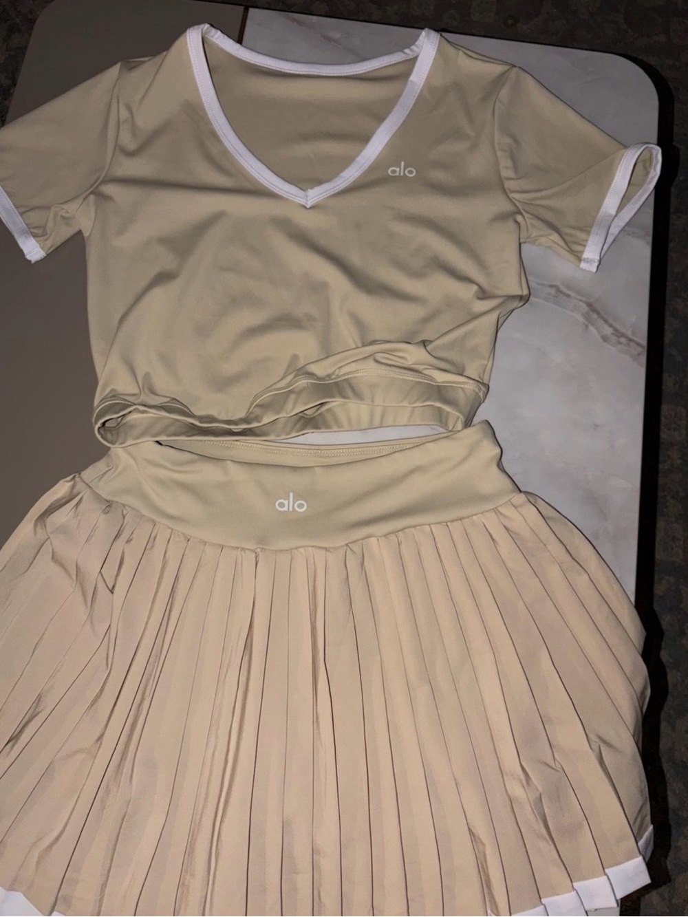 ALO Yoga Beige Pleated Skirt